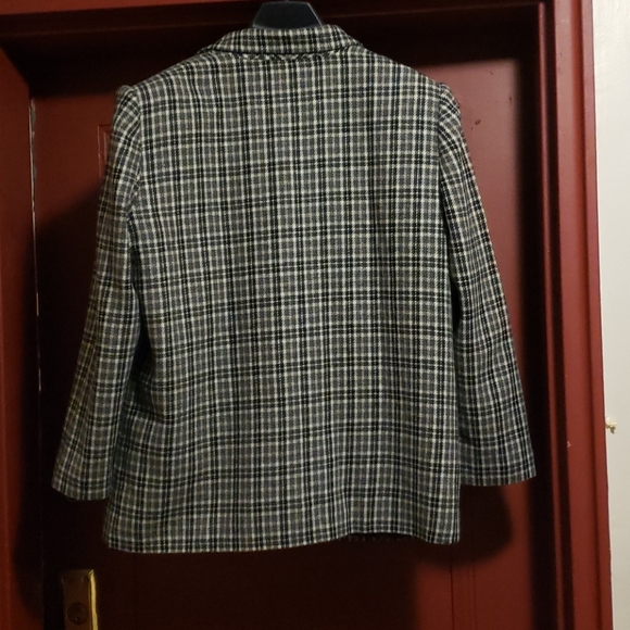 Sag Harbor Women' Black Plaid Jacket Size 16P - Picture 3 of 7
